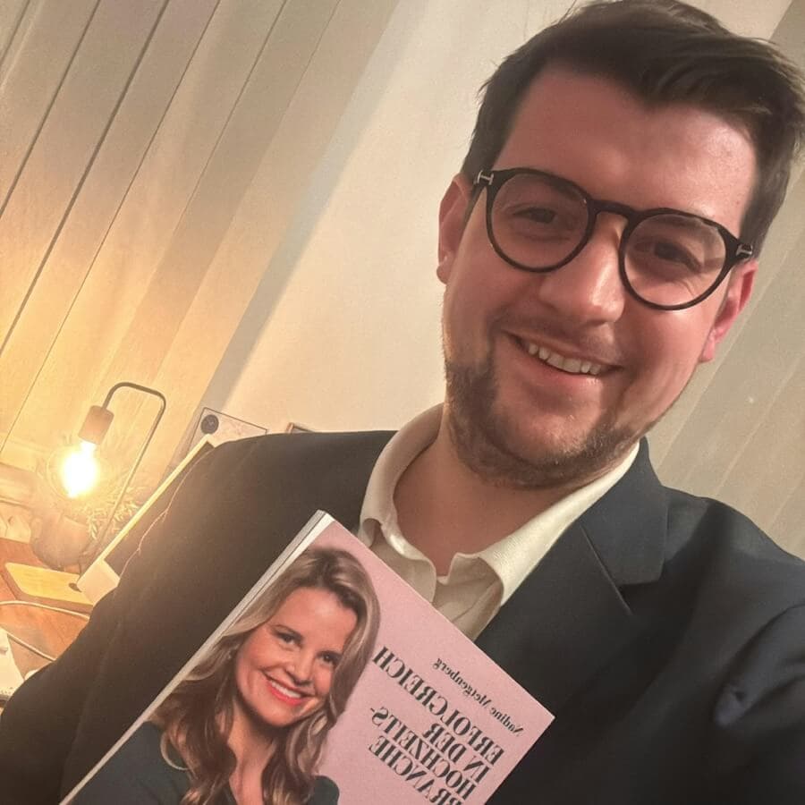 Leser:in 8 mit dem Buch „Erfolgreich in der Hochzeitsbranche“