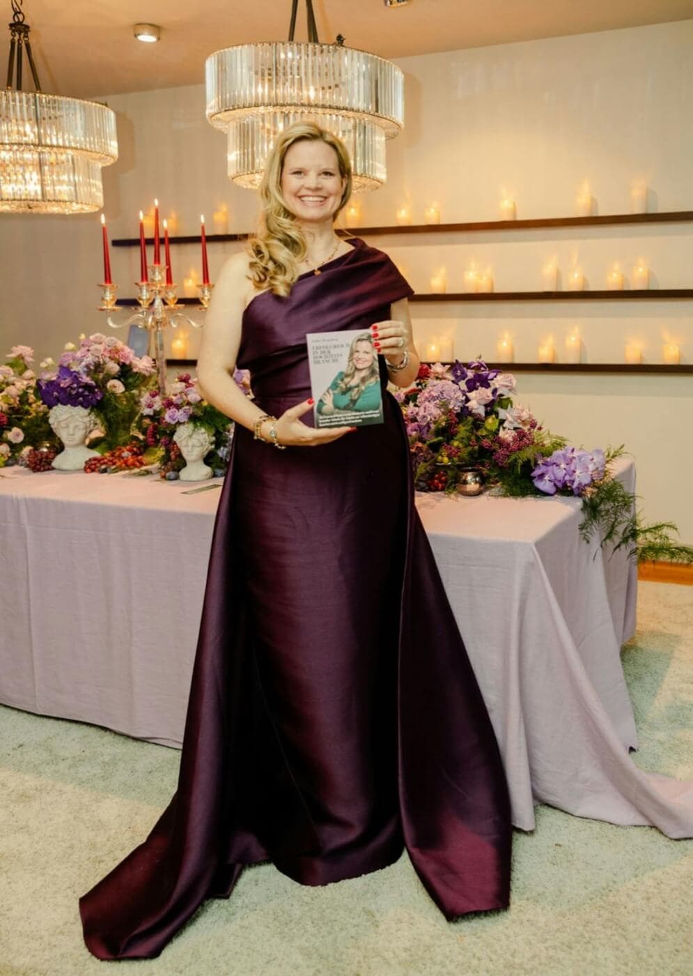 Nadine Metgenberg mit ihrem Buch